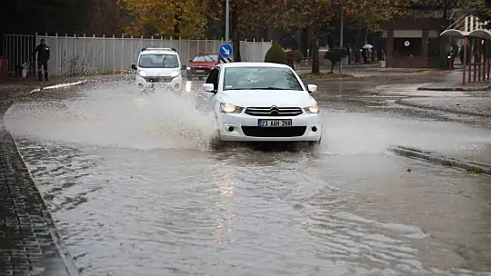Elazığ'da sağanak yağış etkili oldu