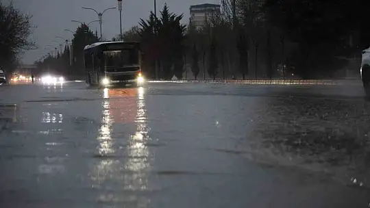 Elazığ'da sağanak yağış etkili oldu