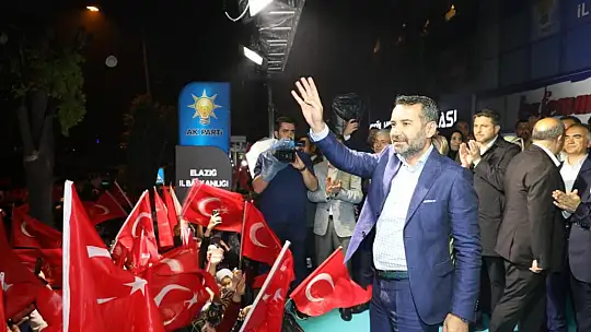 Elazığ'da seçim sonucu coşkuyla kutlandı