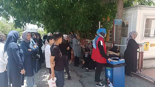 Elazığ'da sınav kalemleri öğrenciler için toplandı