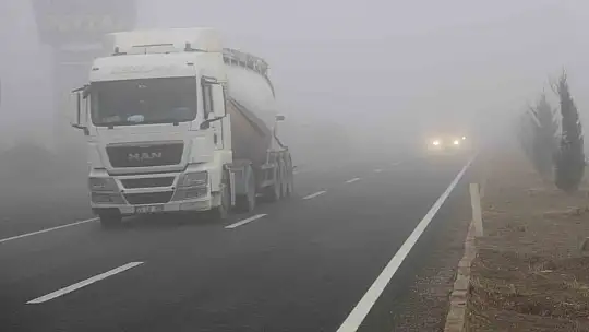 Elazığ'da sis etkili oldu, görüş mesafesi 2 metreye kadar düştü