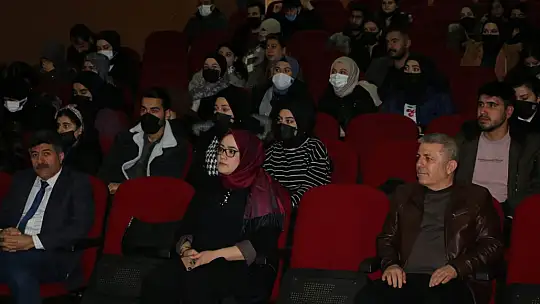 Öğrencilere sosyal hizmet uygulamaları semineri verildi