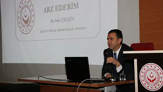 Öğrencilere sosyal hizmet uygulamaları semineri verildi