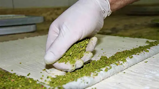 Elazığ'da tatlıcıların bayram mesaisi başladı