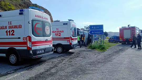 Elazığ'da tır devrildi: 2 yaralı