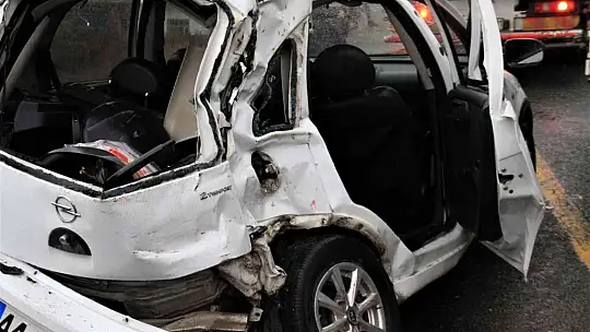 Elazığ'da tır ile otomobil çarpıştı: 2 ağır yaralı