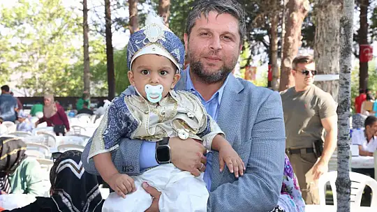 Elazığ'da toplu sünnet töreni