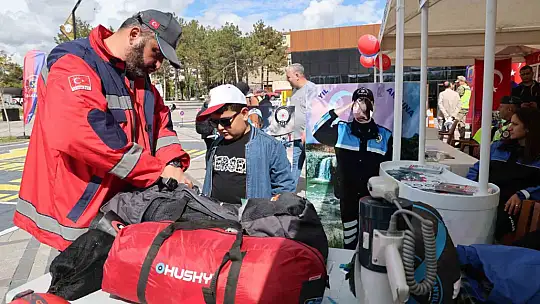 Elazığ'da Trafik Haftası etkinliklerinde çocuklar doyasıya eğlendi