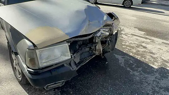 Elazığ'da trafik kazası: 3 yaralı