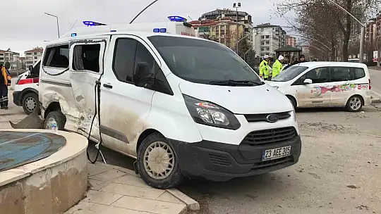 Elazığ'da trafik kazası: 5 yaralı