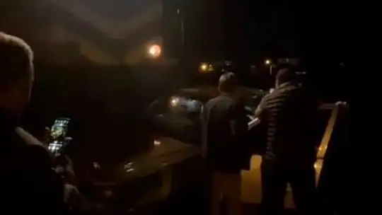 Elazığ'da tren, hemzenin geçitte otomobille çarpıştı: 2 yaralı
