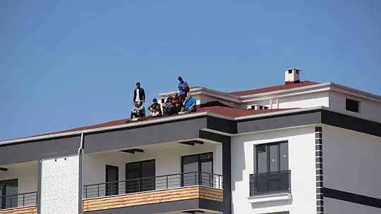 Elazığ'da tribünler tıklım tıklımdı
