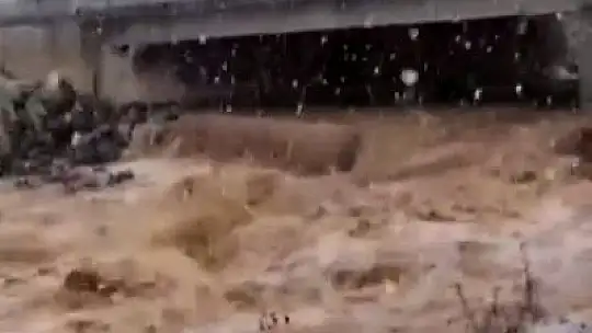Elazığ'da yağış sonrası dereler taştı, sel nedeniyle yol çöktü
