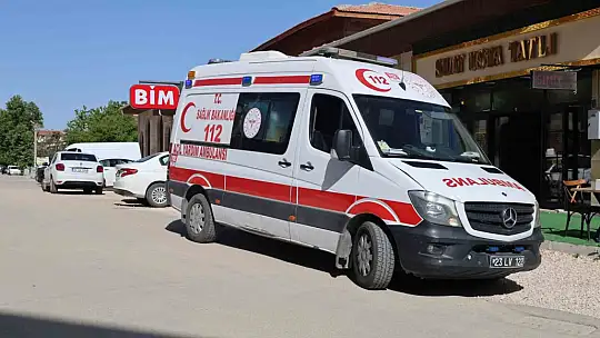 Elazığ'da yangın: Dumandan etkilenen 2 çocuk tedavi altına alındı