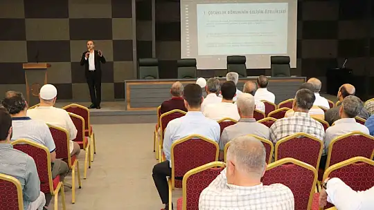 Elazığ'da yaz Kur'an kurslarında görev alacak personele yönelik seminer