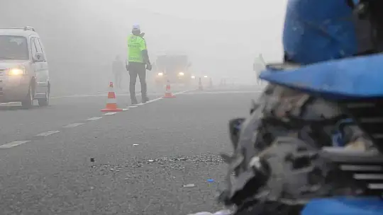Elazığ'da yoğun sis kazayı beraberinde getirdi: 3 yaralı