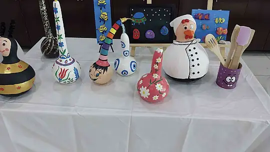 Elazığ'da yükümlülerin el emeği göz nuru ürünleri görücüye çıktı