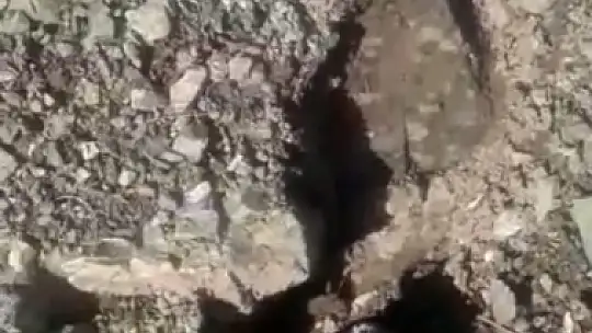 Elazığ'da zemin sıvılaşmasının ardından bu kez de dağlardaki çatlaklar dikkat çekti