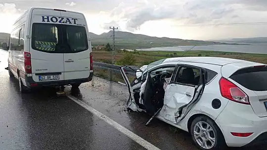 Elazığ'da zincirleme trafik kazası: 1 ölü, 4 yaralı