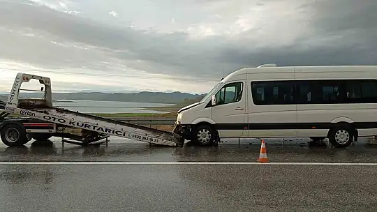 Elazığ'da zincirleme trafik kazası: 1 ölü, 4 yaralı