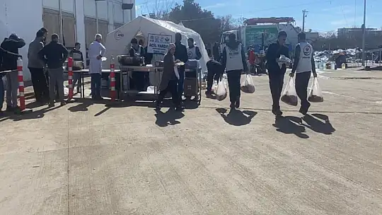 Elazığ'dan Malatya'daki depremzedelere yardım