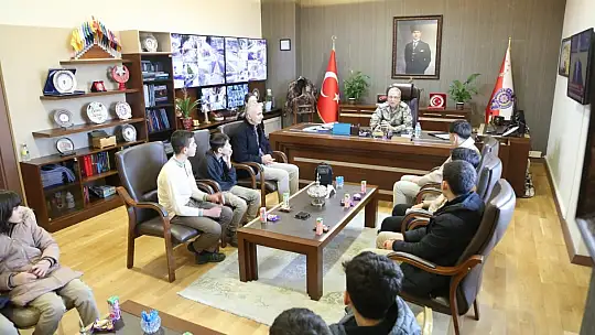 Elazığ Emniyet Müdürü Karayel, öğrencileri ağırladı