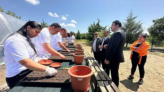 Elazığ Hipodrom Müdürlüğünün üreteceği binlerce çiçek hipodromları renklendirecek