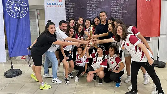 Elazığ takımı su topunda Türkiye 4.'sü oldu