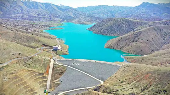 Elazığ Tarhana Regülatörü ve İletim Tüneli yapımına ilk kazma vuruldu