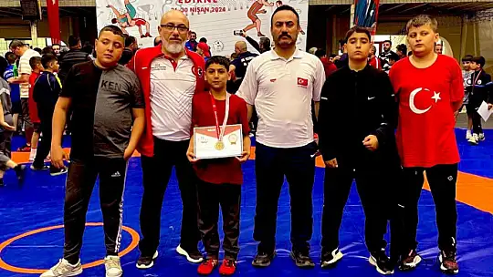 Elazığlı güreşçiden Türkiye 3.'lüğü