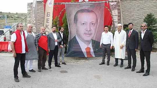 Elazığlı iş adamı, yeniden seçilen Cumhurbaşkanı Erdoğan için 20 adak kurbanı kesti