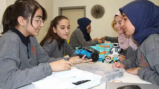 Elazığlı öğrencilerin projesi 425 proje arasında ilk 50'ye girdi