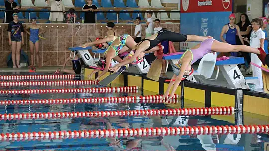 Elazığlı sporculardan kıyasıya mücadele