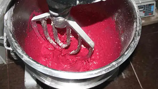 Elazığlı ustanın yaptığı frambuazlı simit büyük ilgi gördü, patent başvurusunda bulundu