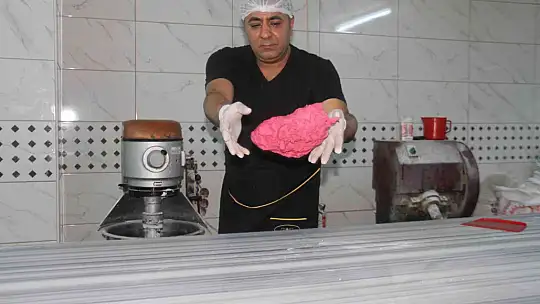 Elazığlı ustanın yaptığı frambuazlı simit büyük ilgi gördü, patent başvurusunda bulundu