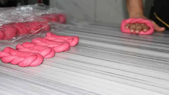 Elazığlı ustanın yaptığı frambuazlı simit büyük ilgi gördü, patent başvurusunda bulundu