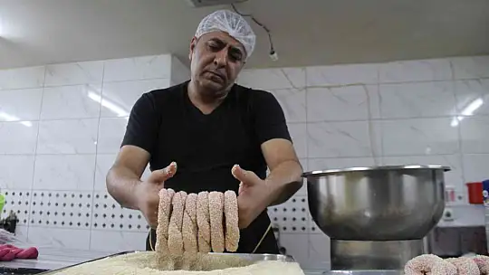 Elazığlı ustanın yaptığı frambuazlı simit büyük ilgi gördü, patent başvurusunda bulundu
