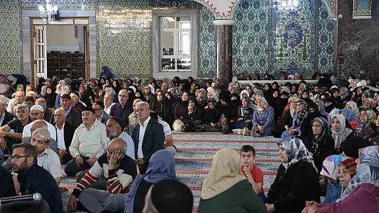 Elazığlılar uygulamalı hac hazırlık kursunda camileri doldurdu