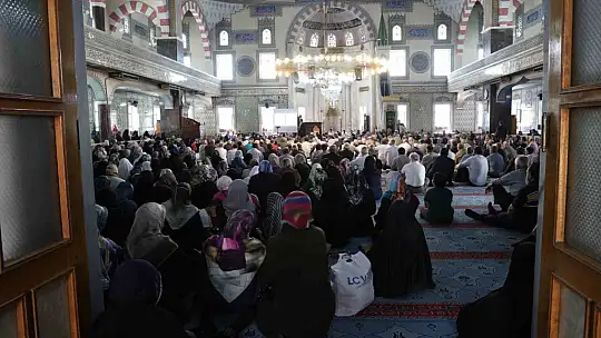 Elazığlılar uygulamalı hac hazırlık kursunda camileri doldurdu