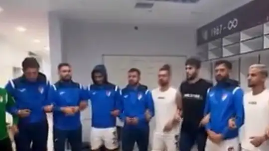 Elazığspor'dan halaylı galibiyet paylaşımı