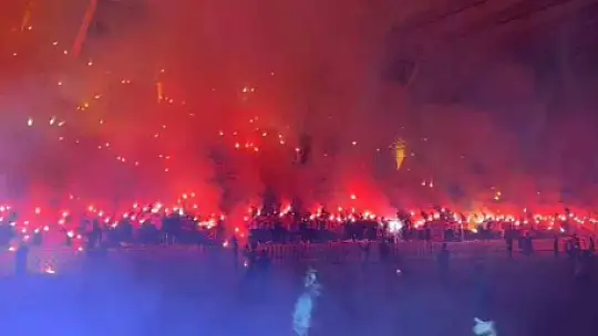 Elazığspor şampiyonluk kutlamalarında Filistin ve Doğu Türkistan'ı unutmadı
