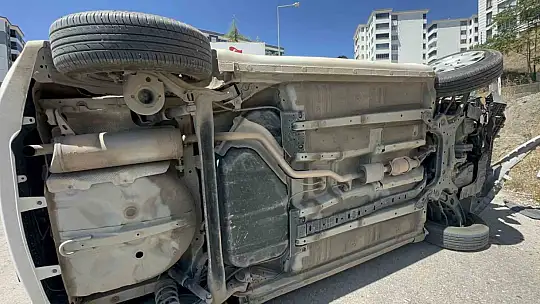 Emniyet kemeri taktı burnu bile kanamadı