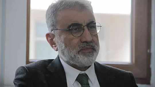Eski Enerji ve Tabi Kaynaklar Bakanı Yıldız: 'En büyük yatırım insana olan yatırımdır'