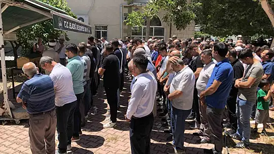 Eski eşi tarafından 13 yerinden bıçaklanan kadın son yolculuğuna uğurlandı