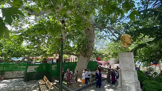 Evliya Çelebi gölgesinde not almıştı, ağırlığını kaldıramayınca güçlendirildi