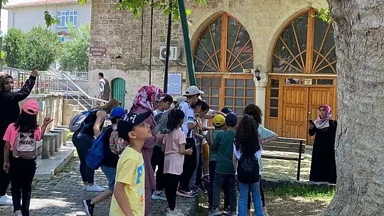 Evliya Çelebi gölgesinde not almıştı, ağırlığını kaldıramayınca güçlendirildi