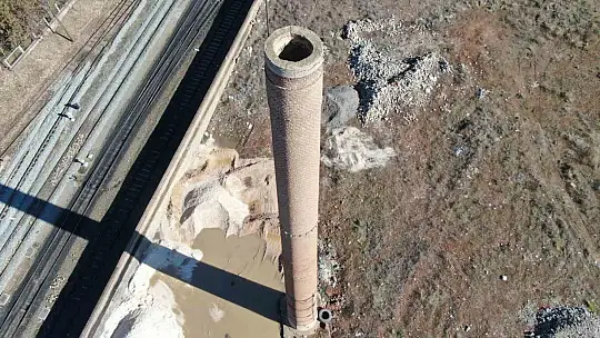 Fabrikası olmayan 40 metrelik baca, 6 büyük depreme rağmen 72 yıldır ayakta duruyor