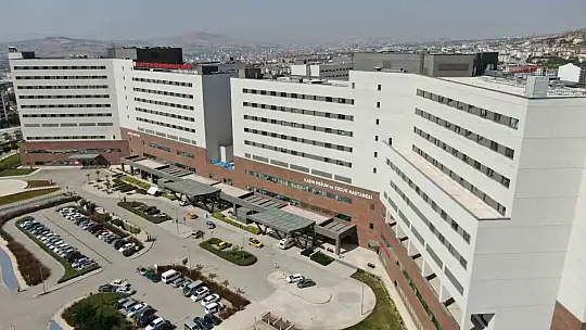 Fethi Sekin Şehir Hastanesi, şehir nüfusunun 3 katı hasta kabul etti