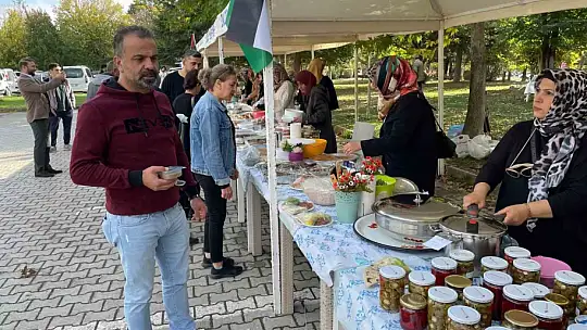 Fırat Üniversitesi Kadın Kolları'ndan Filistin'e yardım etkinliği
