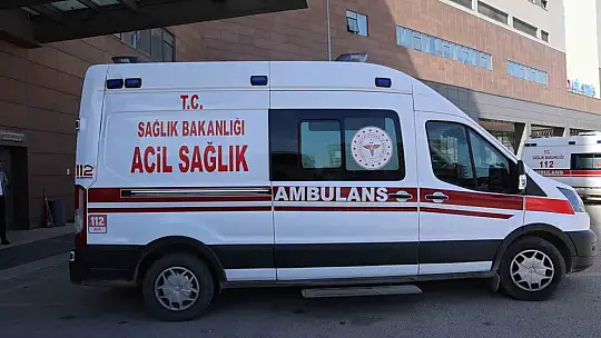 Forkliftin altında kalan işçi ağır yaralandı